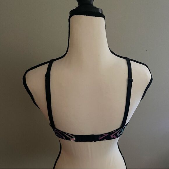 PINK by Victoria’s Secret, “Wear Everywhere” Super Push-Up, Convertible Bra. 34B - Picture 3 of 7